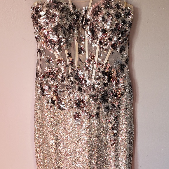 Faviana Glamour Prom Dress. - Picture 2 of 6